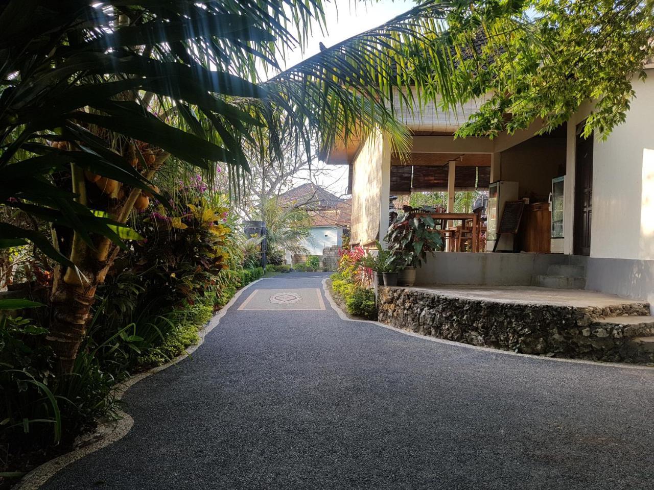 Tregge Surf Camp Uluwatu Hotel Exterior photo