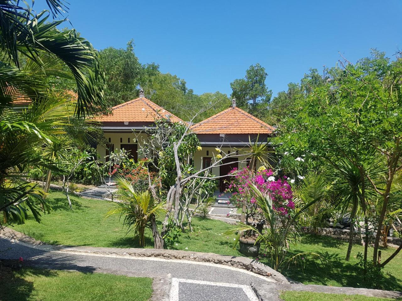 Tregge Surf Camp Uluwatu Hotel Exterior photo